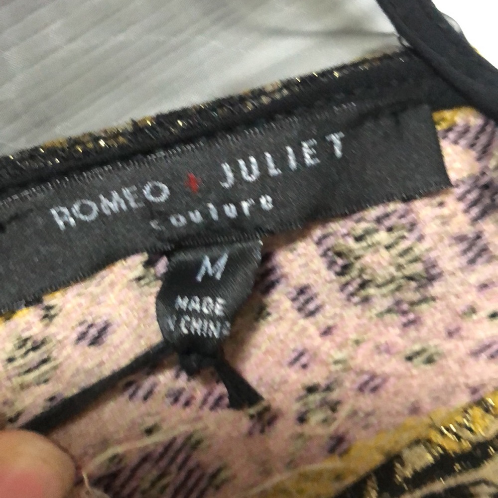 Romeo and Juliet counter Beautiful dress. In great condition - Picture 5 of 5